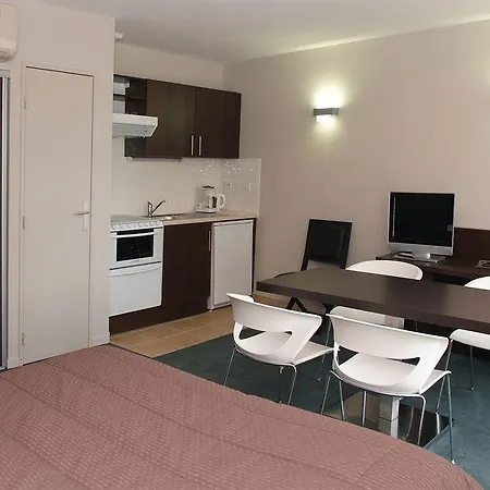 شقة فندقية De Diane -